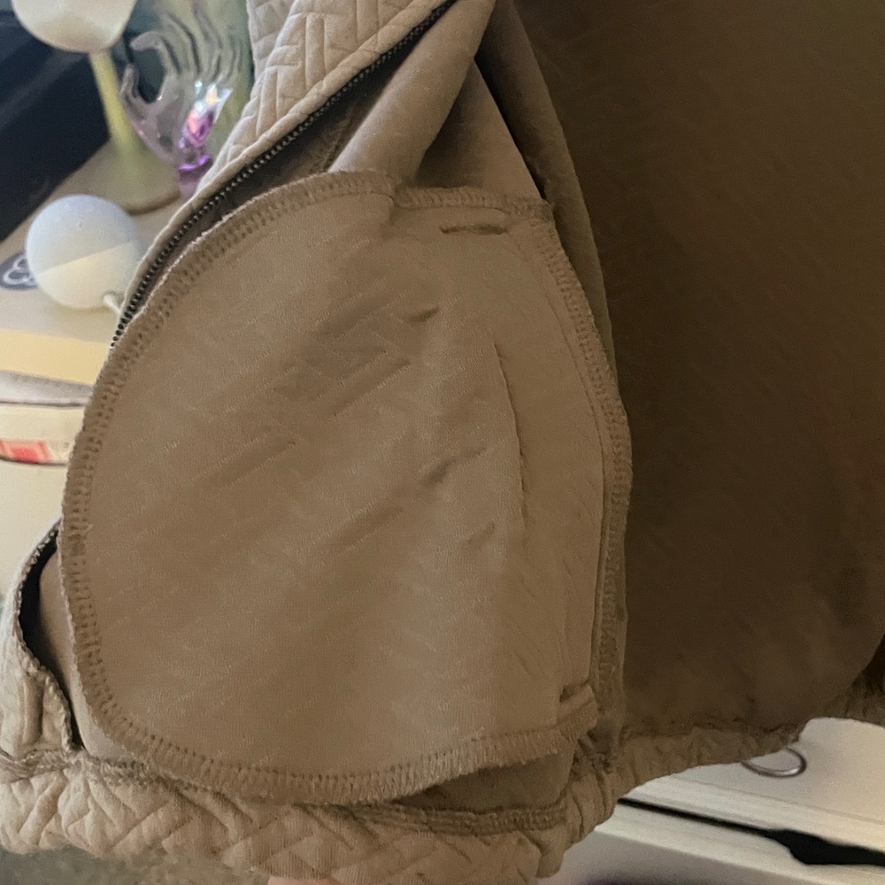 Como Quilted Tan Bomber Jacket - Picture 8 of 9